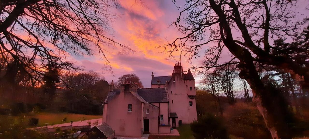 Villa East Wing Lickleyhead Castle Auchleven Esterno foto