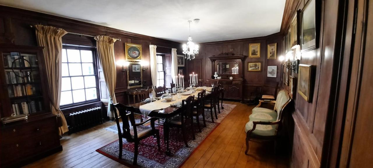 Villa East Wing Lickleyhead Castle Auchleven Esterno foto