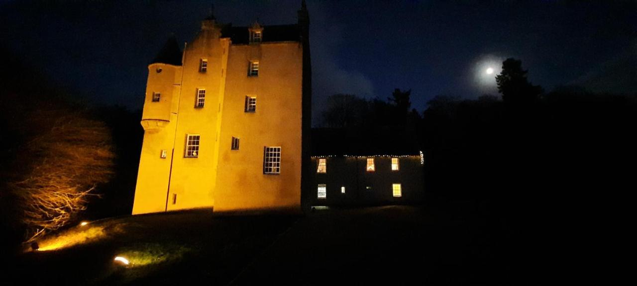 Villa East Wing Lickleyhead Castle Auchleven Esterno foto