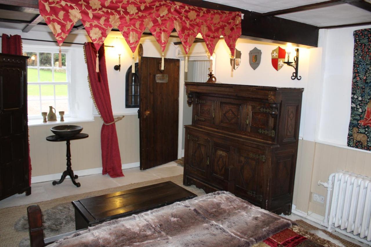Villa East Wing Lickleyhead Castle Auchleven Esterno foto