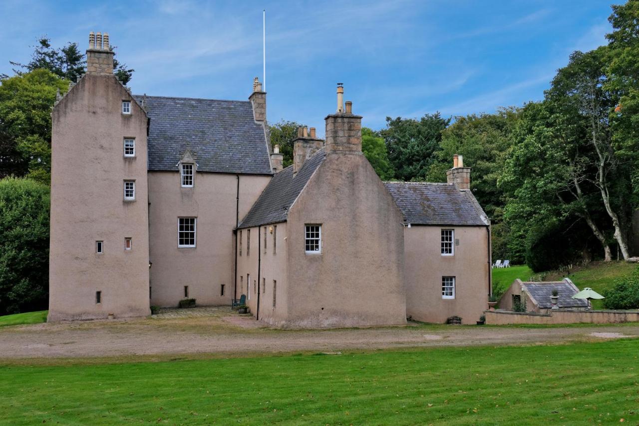 Villa East Wing Lickleyhead Castle Auchleven Esterno foto