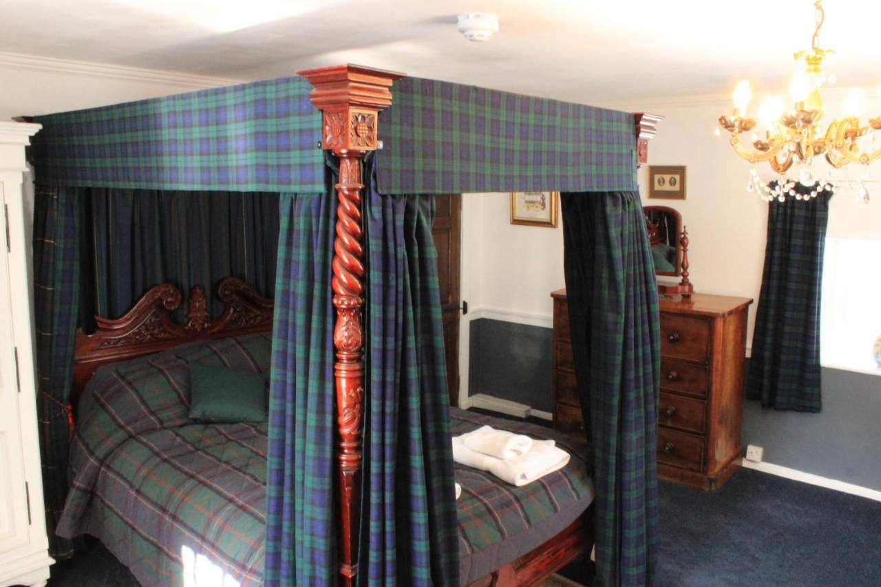 Villa East Wing Lickleyhead Castle Auchleven Esterno foto